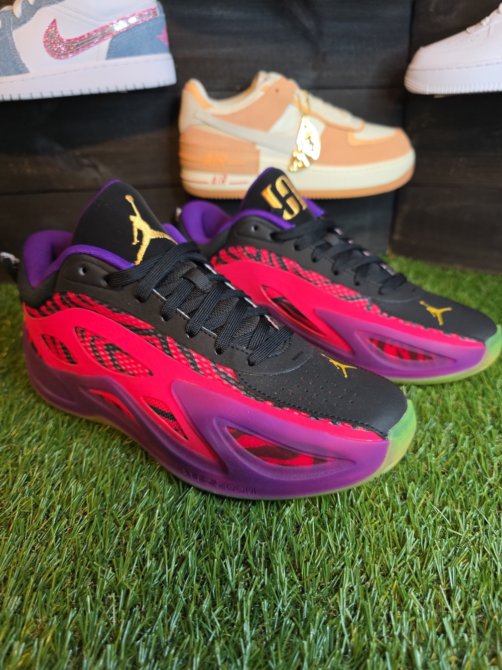 Jordan Kids' Vibrant Low-Top Sneakers in Black/Purple/Red